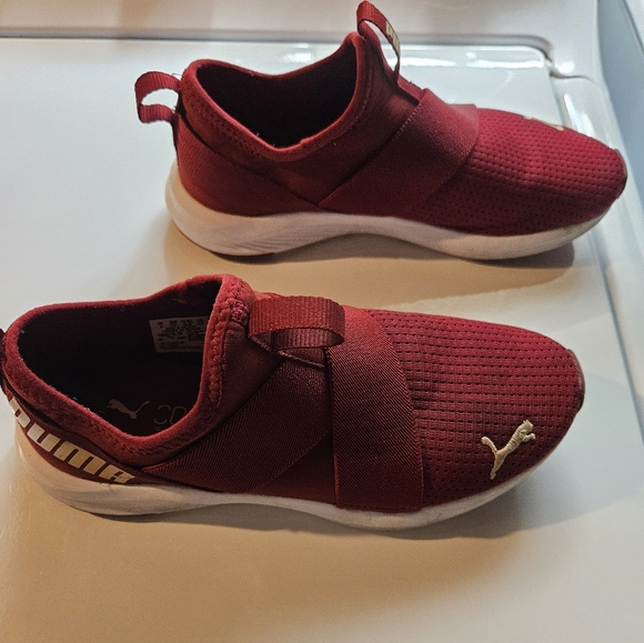 Women's Puma Slip-On Sneakers - Picture 3 of 6